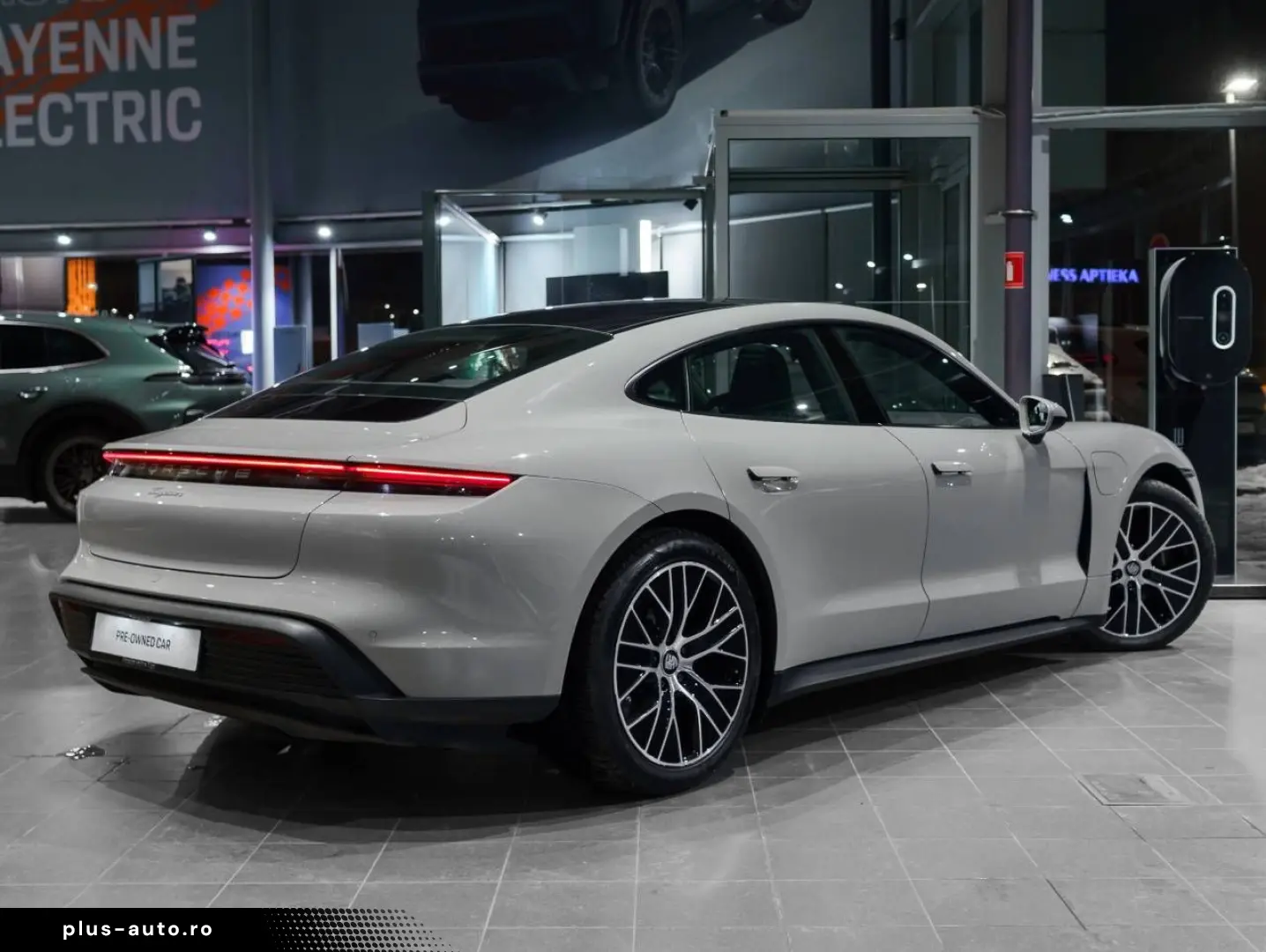 PORSCHE Porsche Taycan (MY22) 300kW   408hp