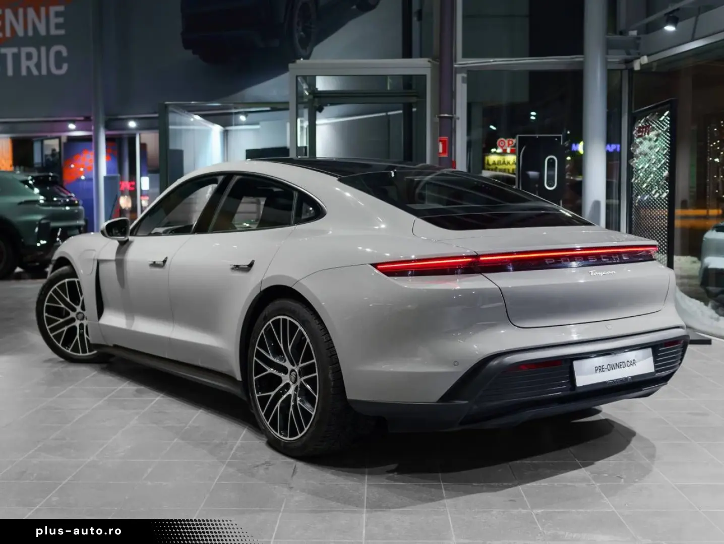 PORSCHE Porsche Taycan (MY22) 300kW   408hp