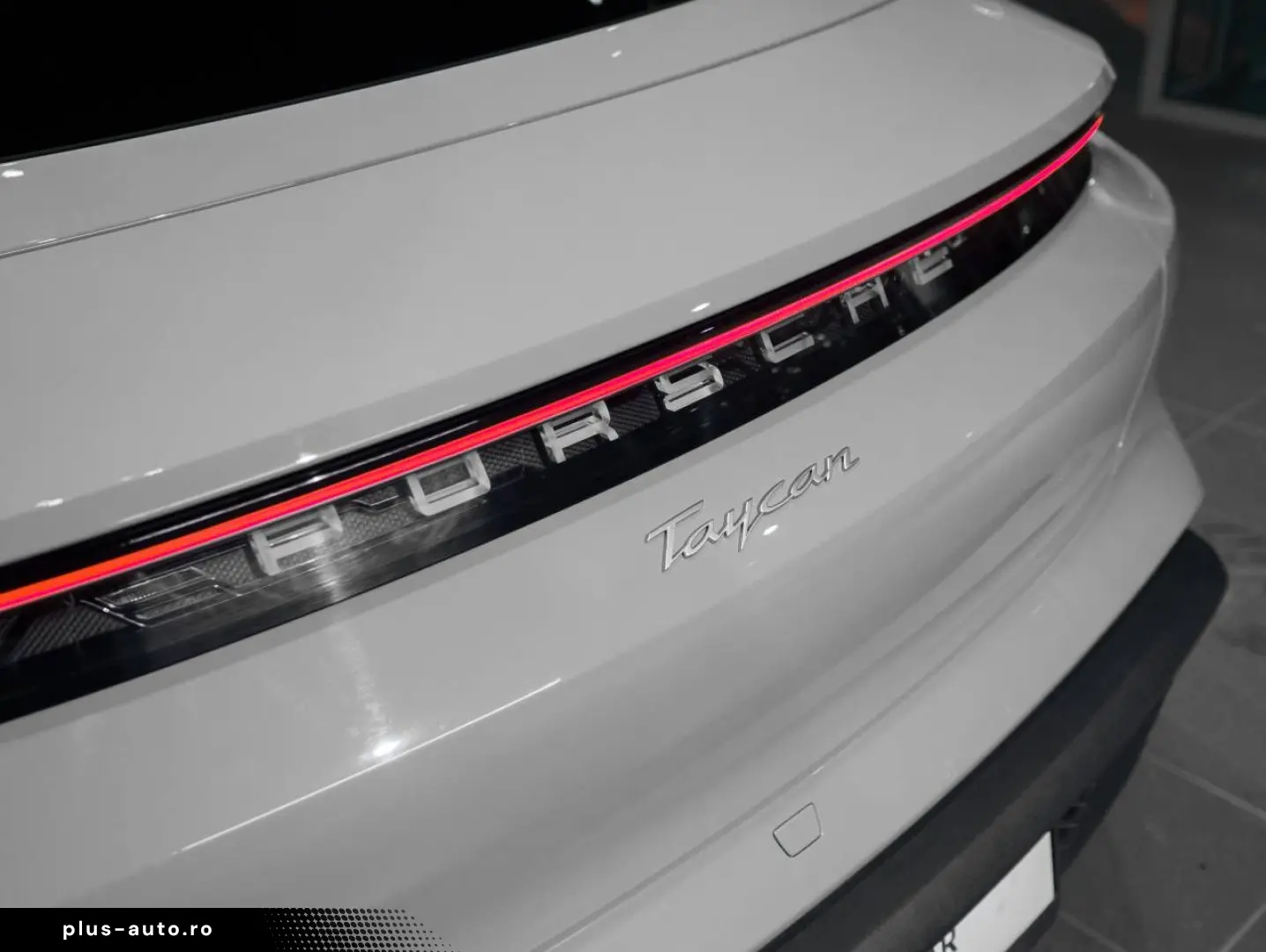 PORSCHE Porsche Taycan (MY22) 300kW   408hp