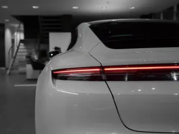 PORSCHE Porsche Taycan (MY22) 300kW   408hp