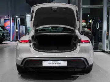 PORSCHE Porsche Taycan (MY22) 300kW   408hp