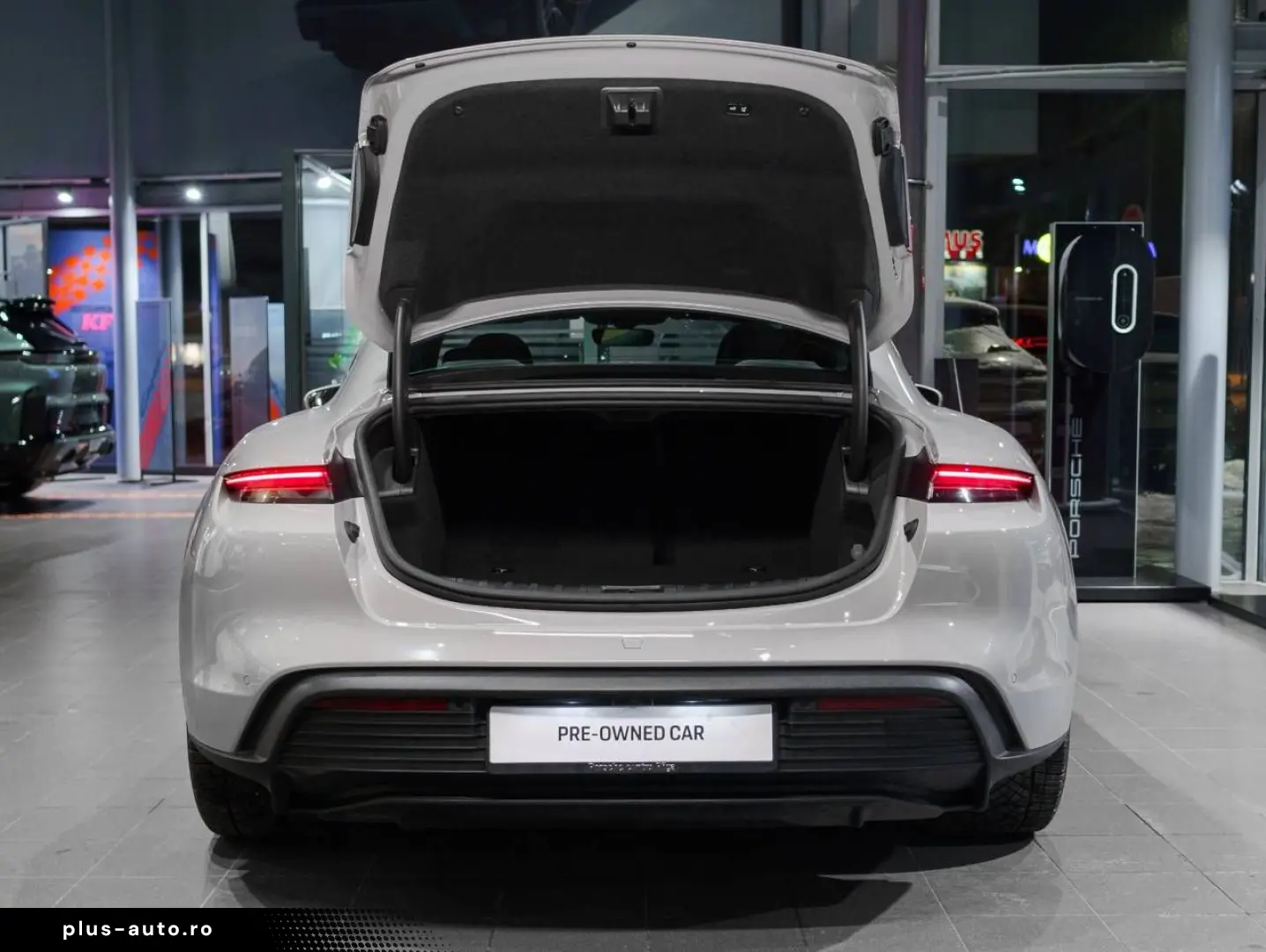 PORSCHE Porsche Taycan (MY22) 300kW   408hp