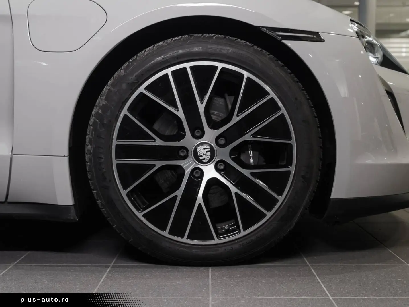 PORSCHE Porsche Taycan (MY22) 300kW   408hp