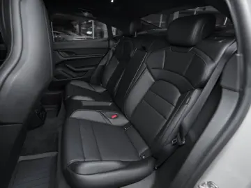 PORSCHE Porsche Taycan (MY22) 300kW   408hp