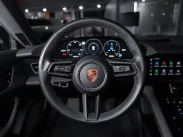 PORSCHE Porsche Taycan (MY22) 300kW   408hp