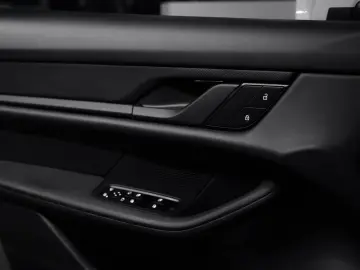 PORSCHE Porsche Taycan (MY22) 300kW   408hp