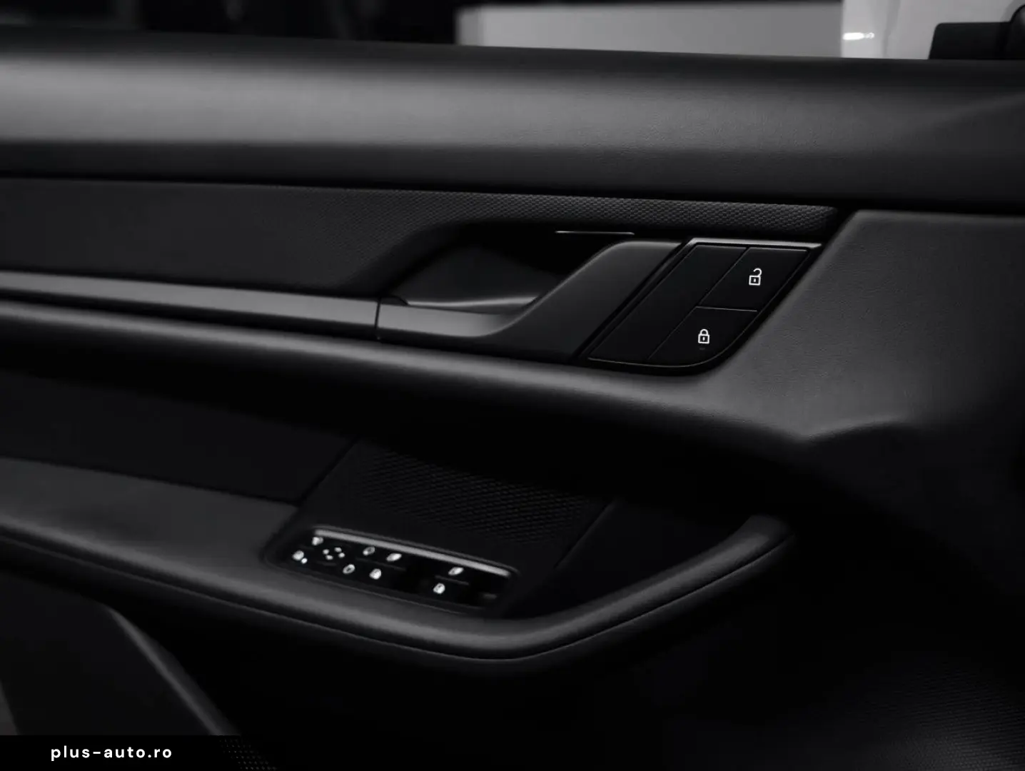 PORSCHE Porsche Taycan (MY22) 300kW   408hp