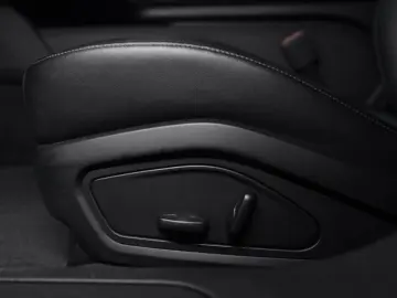 PORSCHE Porsche Taycan (MY22) 300kW   408hp