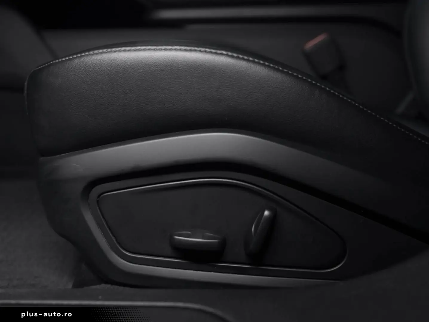 PORSCHE Porsche Taycan (MY22) 300kW   408hp