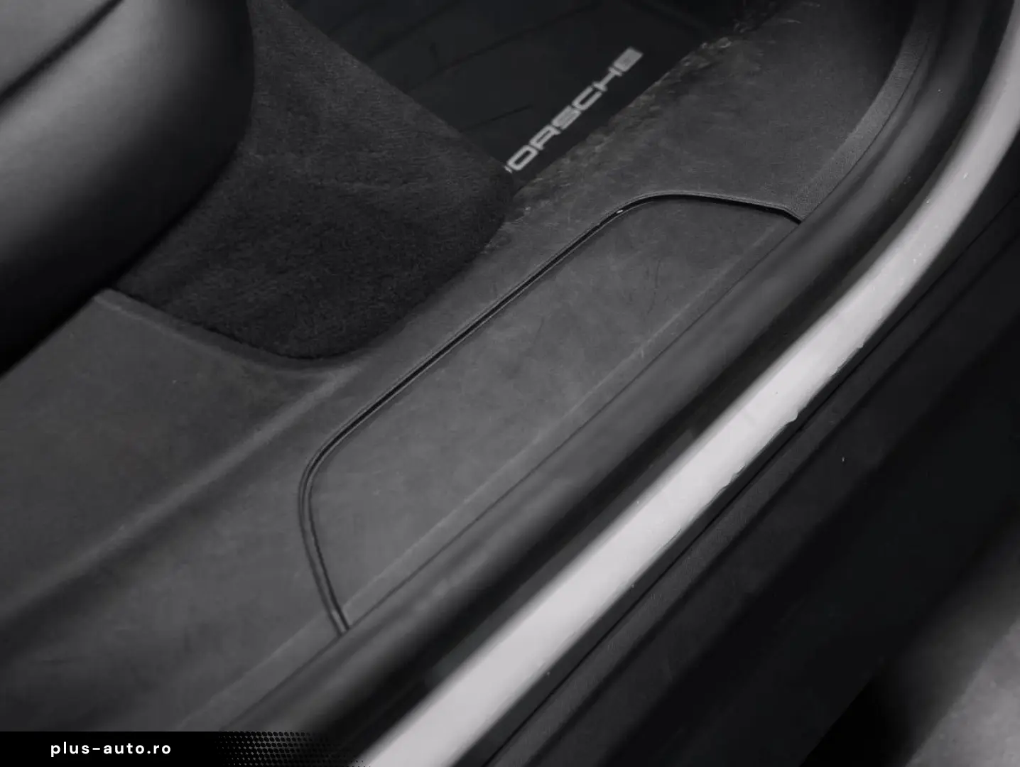 PORSCHE Porsche Taycan (MY22) 300kW   408hp