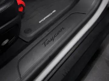 PORSCHE Porsche Taycan (MY22) 300kW   408hp