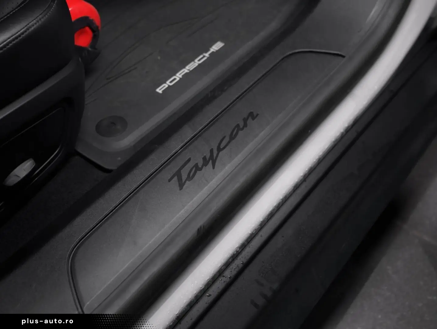 PORSCHE Porsche Taycan (MY22) 300kW   408hp