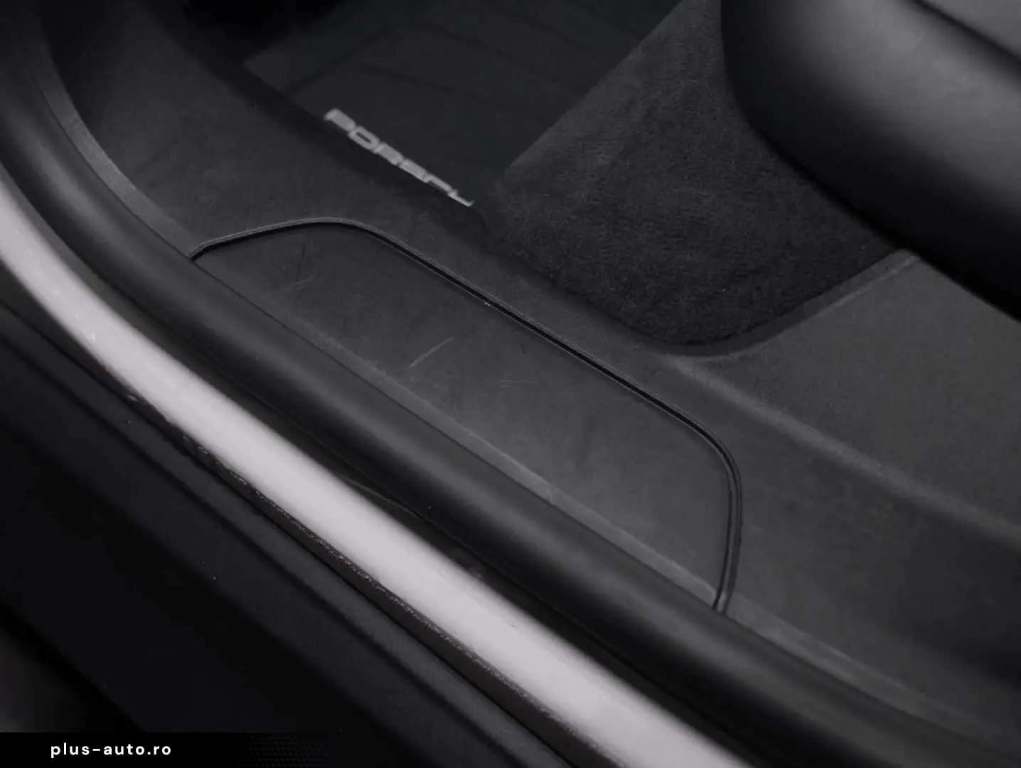 PORSCHE Porsche Taycan (MY22) 300kW   408hp