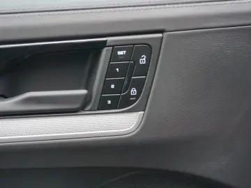 PORSCHE Cayenne Coupe E-Hybrid