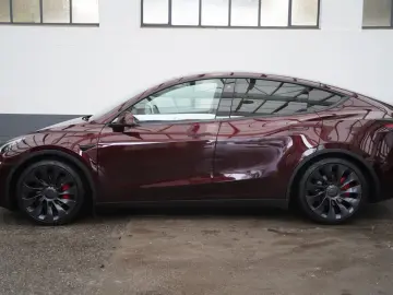TESLA Model Y Performance