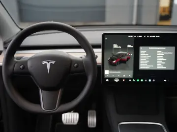 TESLA Model Y Performance