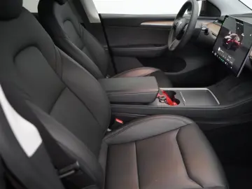 TESLA Model Y Performance