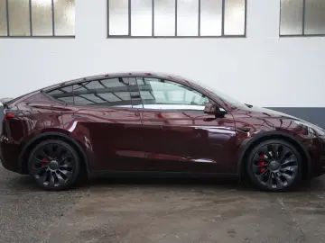 TESLA Model Y Performance