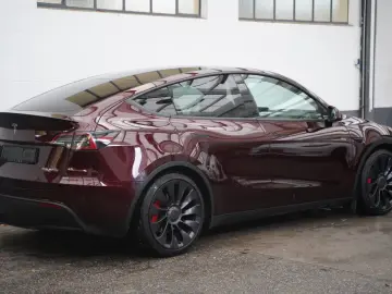 TESLA Model Y Performance