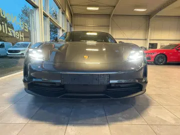 PORSCHE Taycan Basis Panodach Sportchrono 21 Zoll