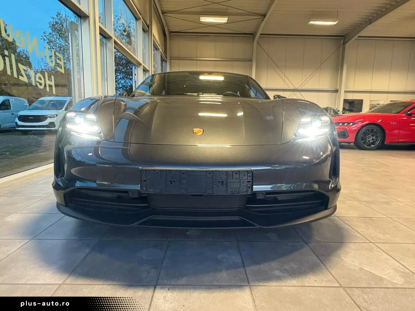 PORSCHE Taycan Basis Panodach Sportchrono 21 Zoll