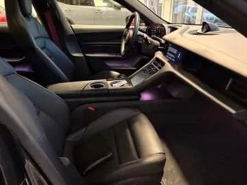 PORSCHE Taycan Basis Panodach Sportchrono 21 Zoll