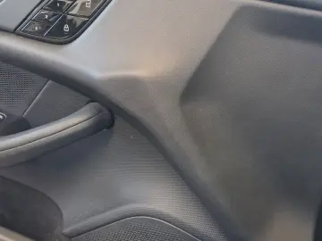 PORSCHE Taycan Basis Panodach Sportchrono 21 Zoll