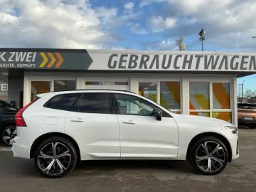 VOLVO XC60 T8 Ultimate Dark Plug-In AWD AHK ACC HUD