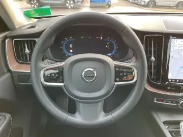 VOLVO XC60 T8 Ultimate Dark Plug-In AWD AHK ACC HUD