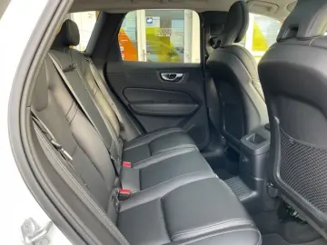 VOLVO XC60 T8 Ultimate Dark Plug-In AWD AHK ACC HUD