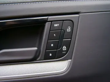 PORSCHE Cayenne Coupe E-Hybrid