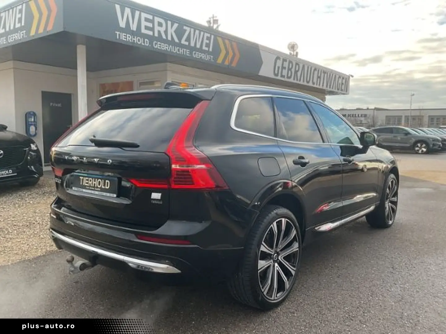 VOLVO XC60 T6 Plus Bright Plug-In AHK ACC 360  PANO