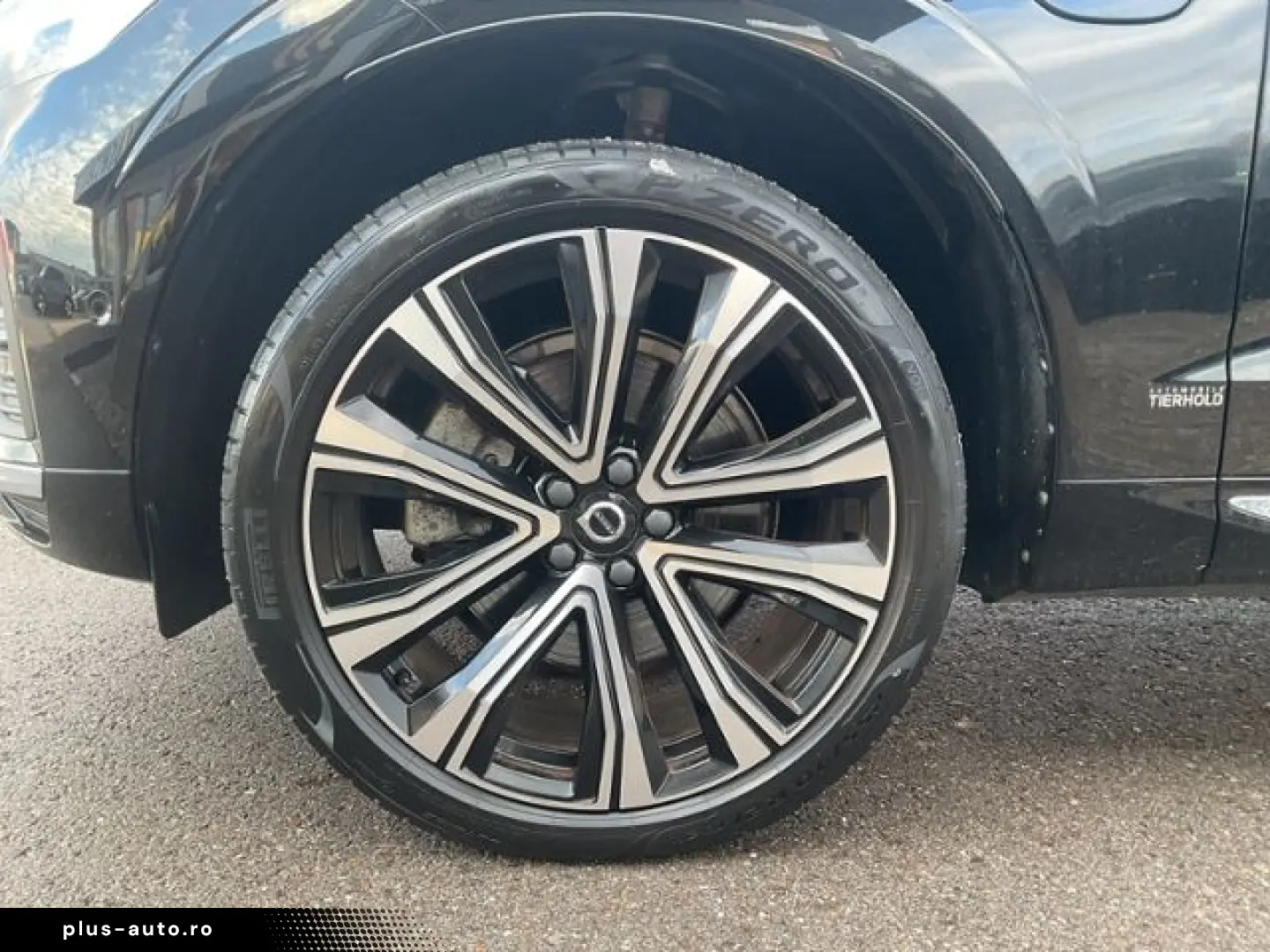 VOLVO XC60 T6 Plus Bright Plug-In AHK ACC 360  PANO