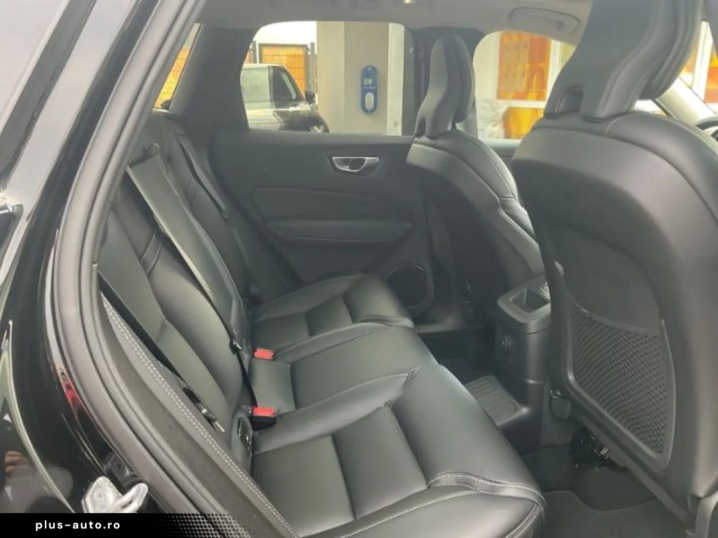 VOLVO XC60 T6 Plus Bright Plug-In AHK ACC 360  PANO