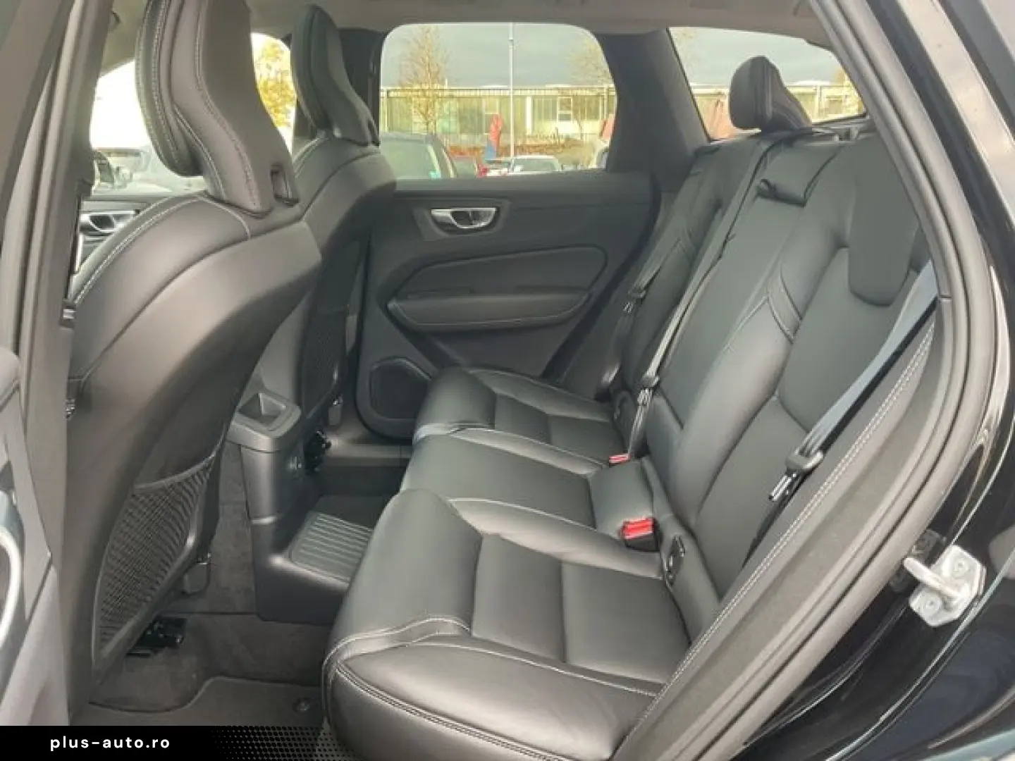 VOLVO XC60 T6 Plus Bright Plug-In AHK ACC 360  PANO