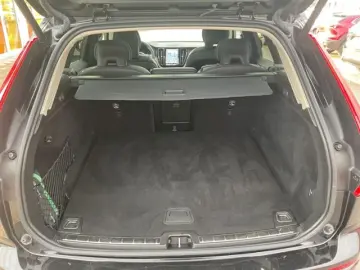 VOLVO XC60 T6 Plus Bright Plug-In AHK ACC 360  PANO