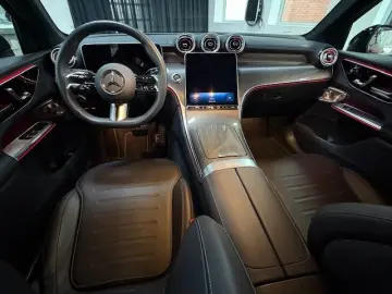 MERCEDES-BENZ GLC300d4M  AMG STHZG AHK PANO NIGHT SOUND 360