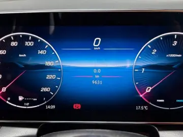 MERCEDES-BENZ GLC300d4M  AMG STHZG AHK PANO NIGHT SOUND 360