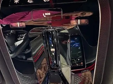 MERCEDES-BENZ GLC300d4M  AMG STHZG AHK PANO NIGHT SOUND 360