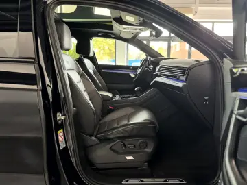 VW Touareg 3.0TDI 4Motion R Line BlackStyle Pano IQ