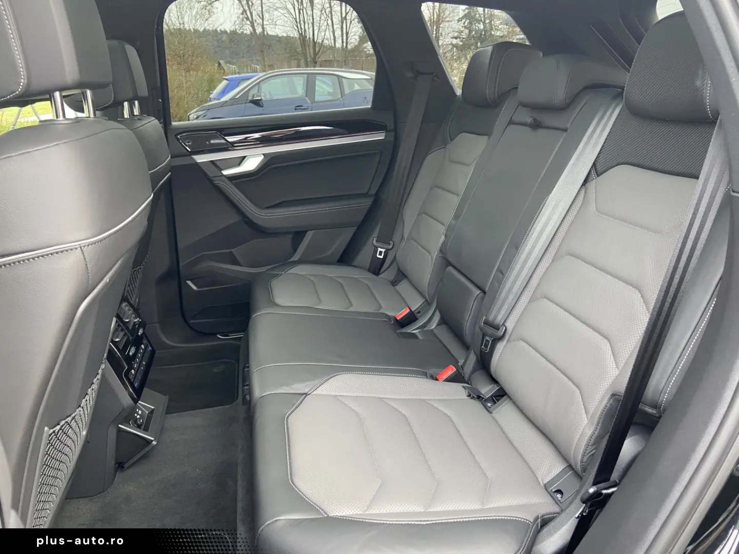 VW Touareg 3.0 TDI Tiptronic 4-MOTION R-Line 21  LU