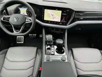 VW Touareg 3.0 TDI R-LINE MATRIX STANDHZ HUD PANO