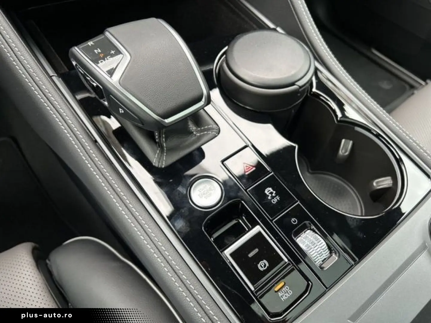 VW Touareg 3.0 TDI R-LINE MATRIX STANDHZ HUD PANO