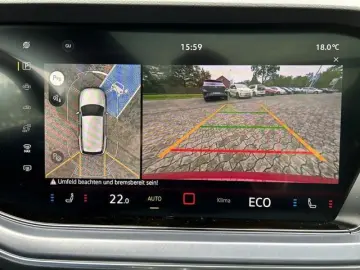 VW Touareg 3.0 TDI R-LINE MATRIX STANDHZ HUD PANO