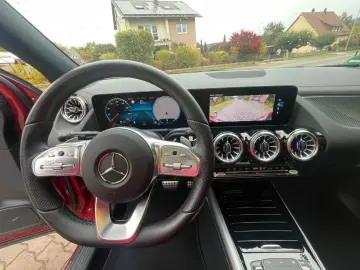 MERCEDES-BENZ GLA 220 d 4Matic AMG Line GARANTIE Pan&hellip;