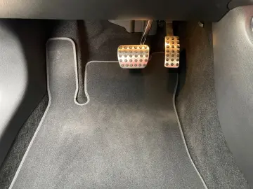 MERCEDES-BENZ GLA 220 d 4Matic AMG Line GARANTIE Pan&hellip;