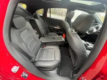 MERCEDES-BENZ GLA 220 d 4Matic AMG Line GARANTIE Pan&hellip;