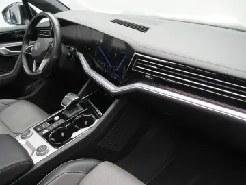 VW Touareg 3.0 V6 TDI 4Motion R line Navi Leder ACC