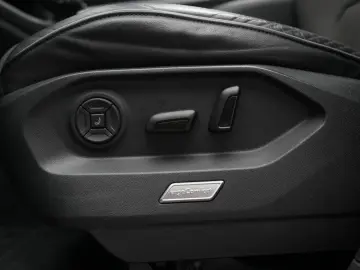 VW Touareg 3.0 V6 TDI 4Motion R line Navi Leder ACC