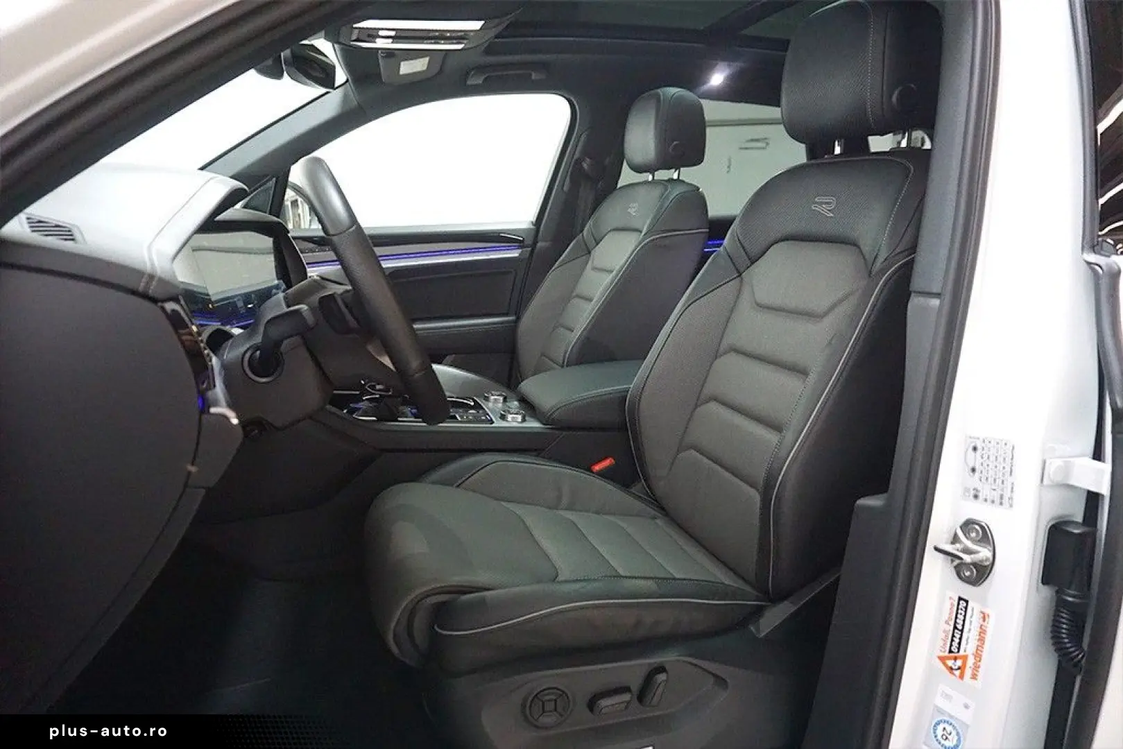 VW Touareg 3.0TDI Tiptr R-Line 4M Virtual AHK Pano